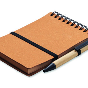 Cahier recyclé et stylo à bille
