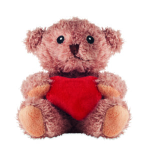 Petit ours peluche avec cœur